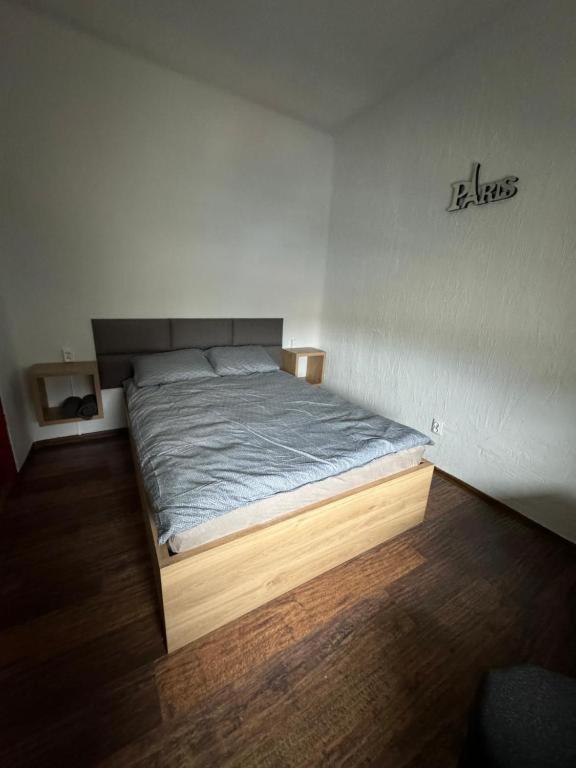 Hotelowe Pokoje Paris -Rynek Centrum- City One Kielce Kültér fotó