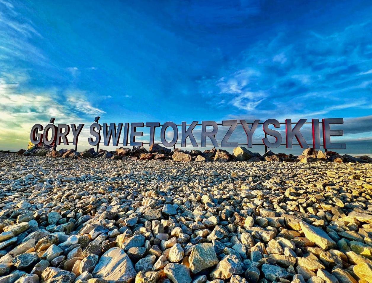Hotelowe Pokoje Paris -Rynek Centrum- City One Kielce Kültér fotó
